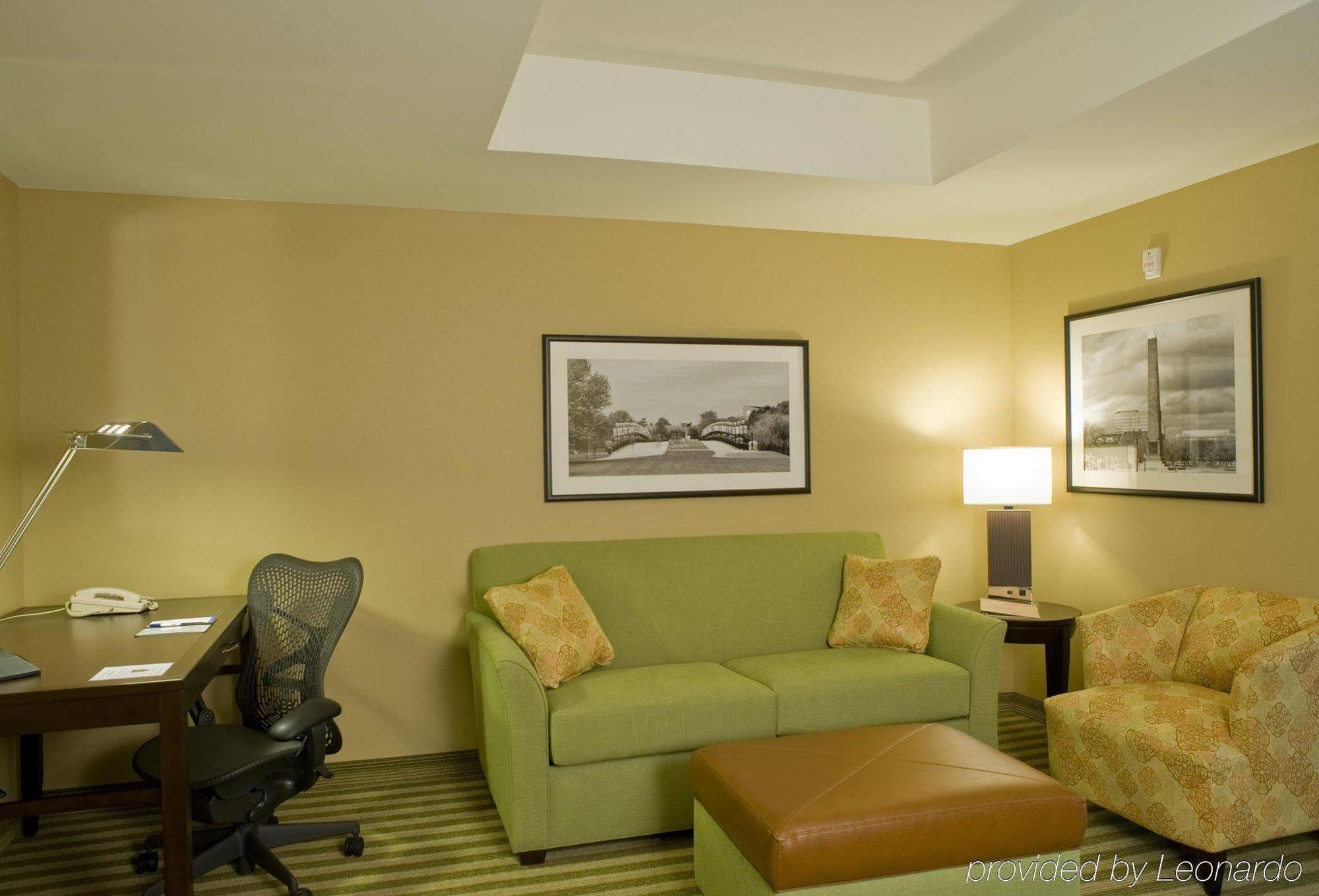 Hilton Garden Inn Indianapolis Northwest Room photo